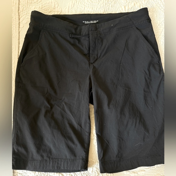 NWOT Columbia Omni-shield Stretch Climber Canyon Shorts, black, 12, MSRP $60 - Picture 1 of 9